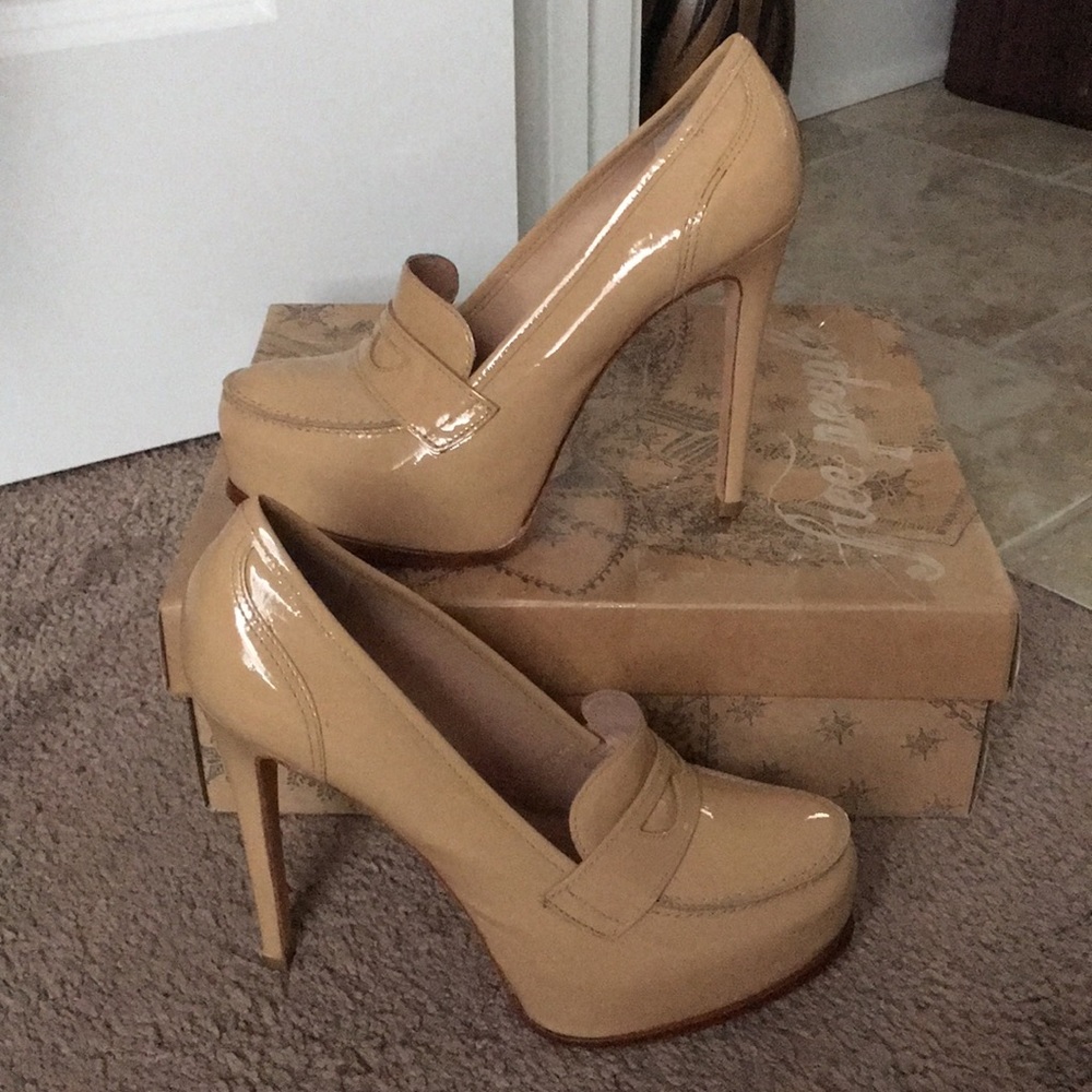Pour la Victoire Platform Loafer Stilettos Beige 7